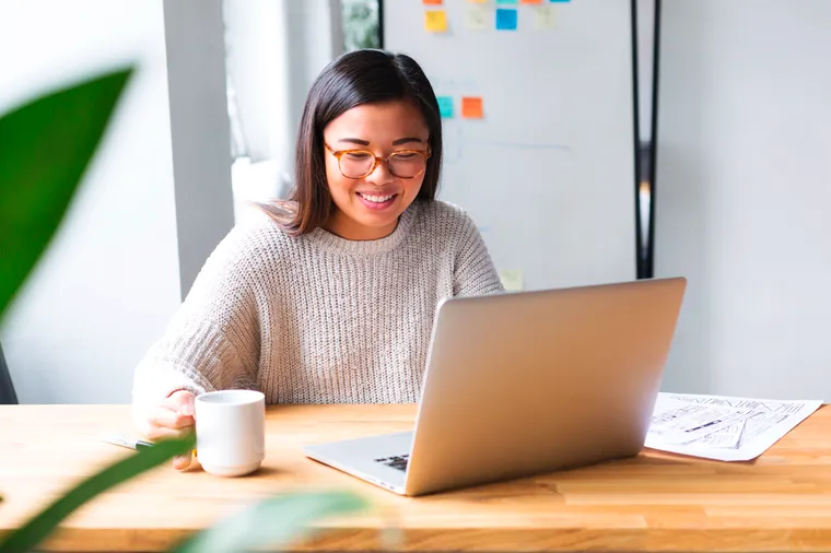 web-designer-starting-her-day